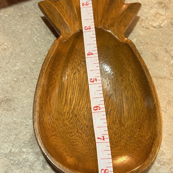 Wooden Pineapple Shaped Bowl made in Philippines - Picture 9 of 9
